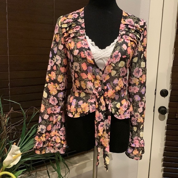 Free People New Tie Front Top - Size XS/S - Picture 3 of 13